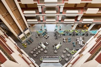 Hilton Chicago/Oak Brook Suites