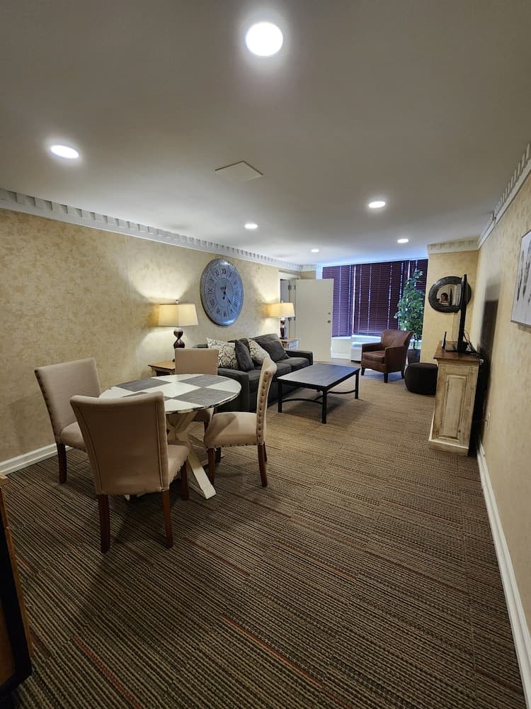 Four Points by Sheraton Kansas City Airport