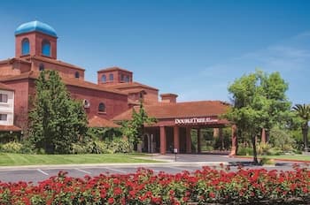 DoubleTree by Hilton Sonoma - Wine Country