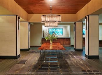 DoubleTree by Hilton San Antonio Airport