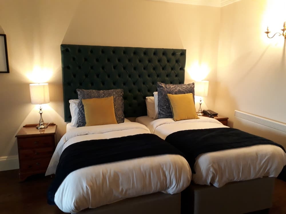 New House Country Hotel