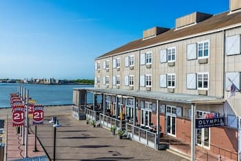 Harbor House at Pier 21