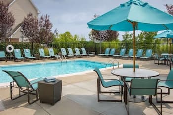 Sonesta ES Suites Charleston