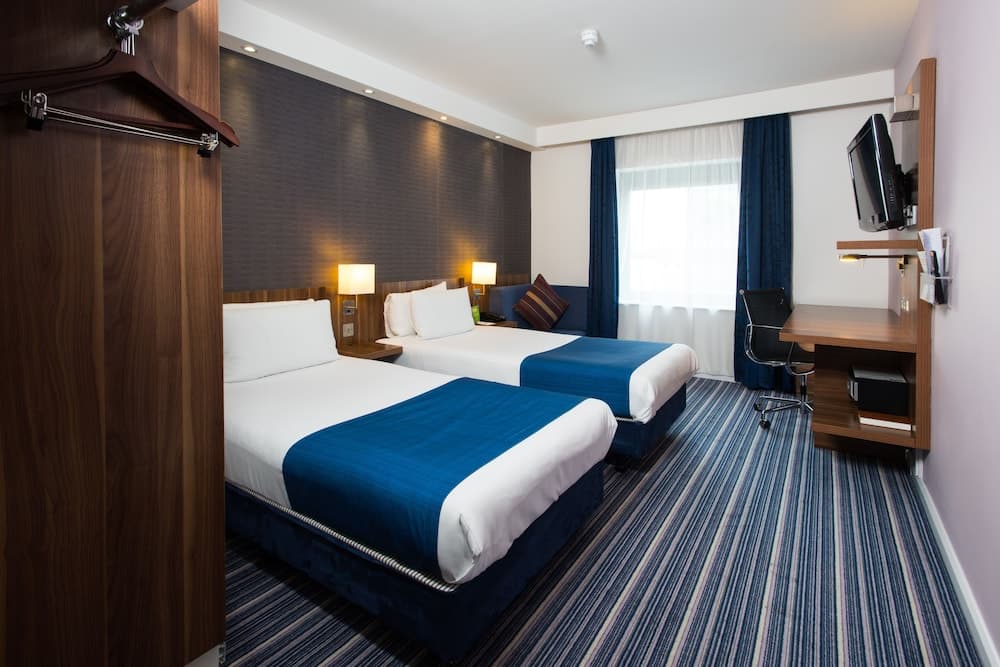 Holiday Inn Express London - Wimbledon South by IHG