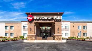 Best Western Plus Twin View Inn & Suites