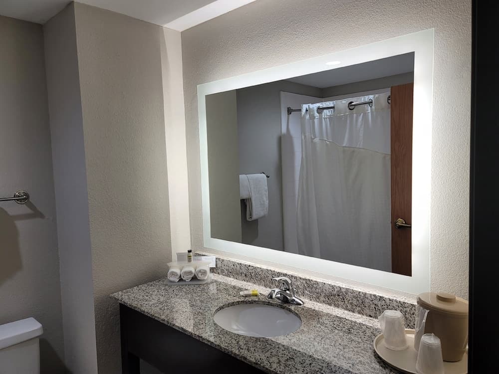 Holiday Inn Express & Suites Wilson-Downtown by IHG