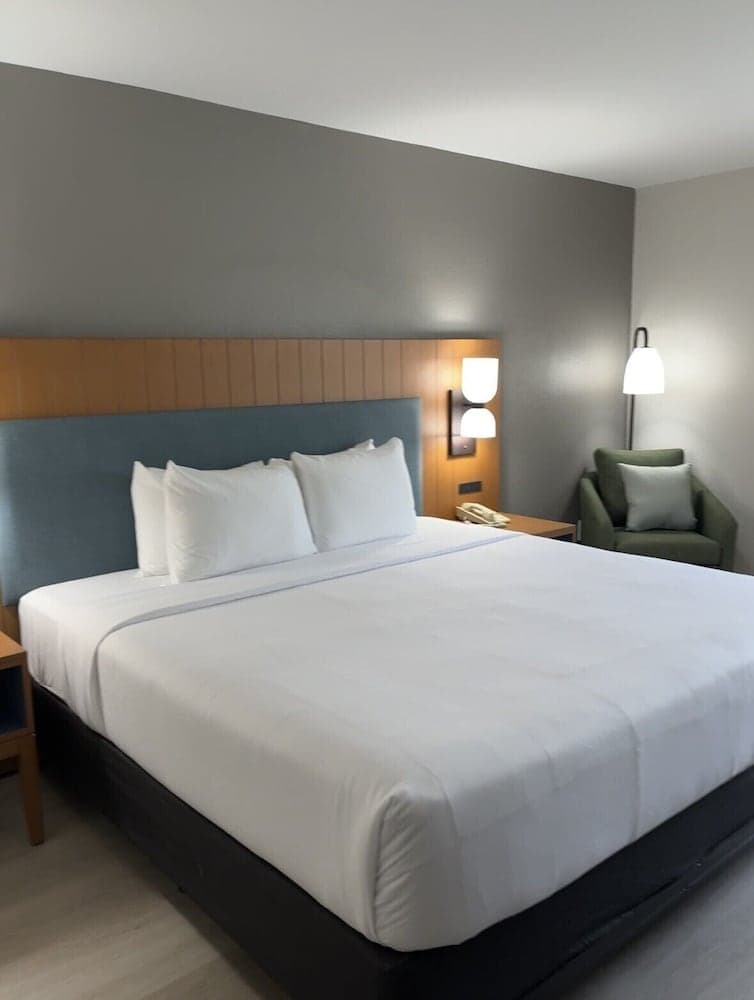 Country Inn & Suites by Radisson, Shelby, NC