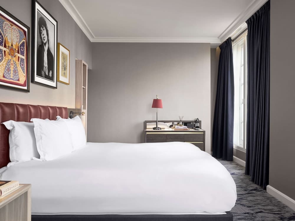 The Trafalgar St. James London, Curio Collection by Hilton