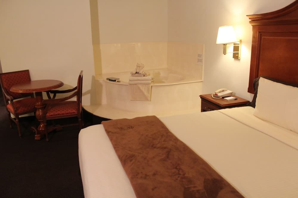 Dodge House Hotel & Convention Center