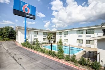 Motel 6 Dallas, TX - South