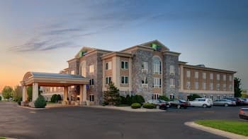 Holiday Inn Express Hotel & Suites Saginaw, an IHG Hotel