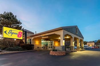 Super 8 by Wyndham Conference Center NAU/Downtown