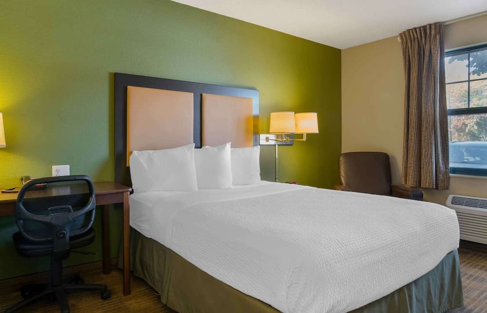Extended Stay America Suites Detroit Metropolitan Airport