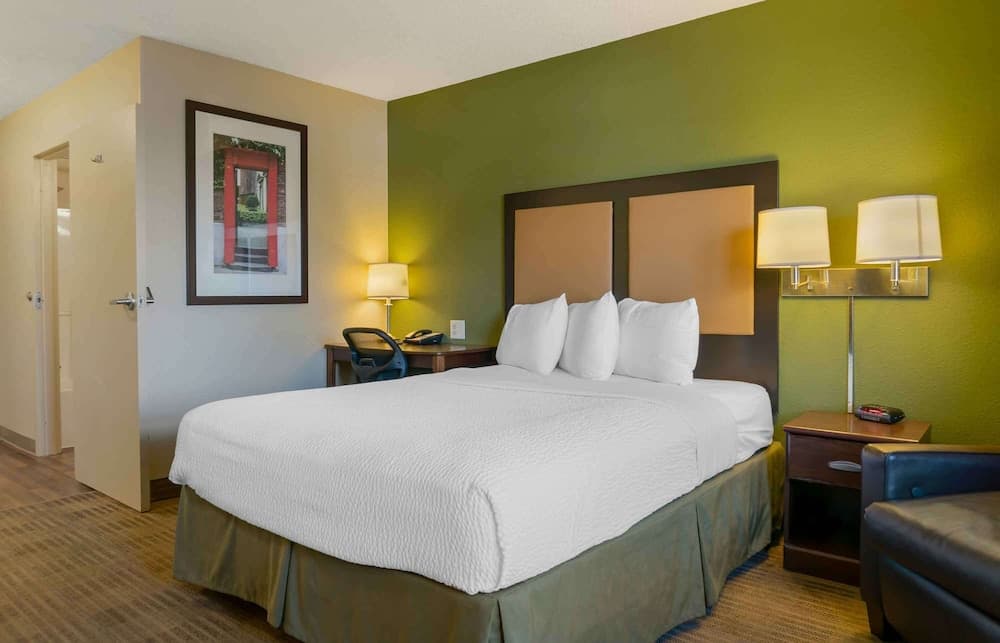 Extended Stay America Suites Detroit Metropolitan Airport