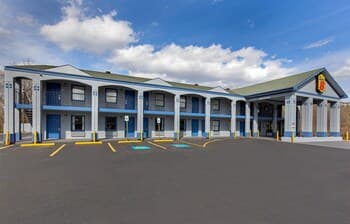 Super 8 by Wyndham Nashville West