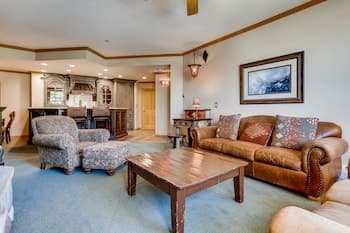 Highlands Area by East West Hospitality