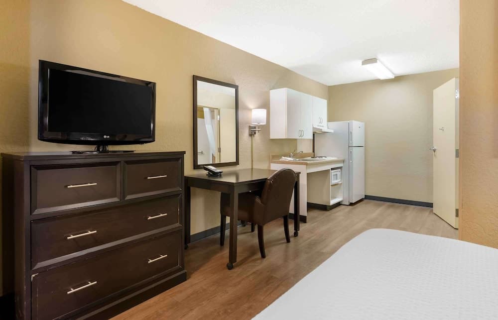 Extended Stay America Select Suites Roanoke Airport