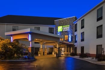 Holiday Inn Express Hotel & Suites Great Barrington, an IHG Hotel