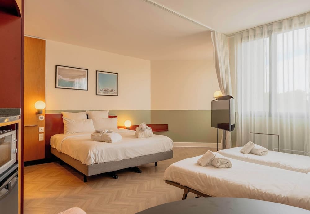 B&B HOTEL Calais Terminal Cité de l'Europe 4 étoiles