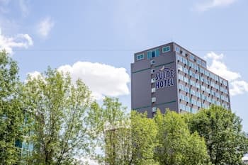 Campus Tower Suite Hotel