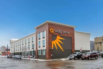 La Quinta Inn & Suites by Wyndham Jamestown