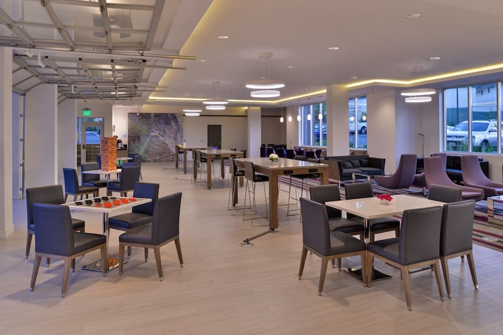 Holiday Inn Express & Suites San Diego - Mission Valley by IHG