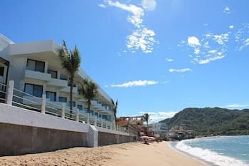 Hotel Barra de Navidad