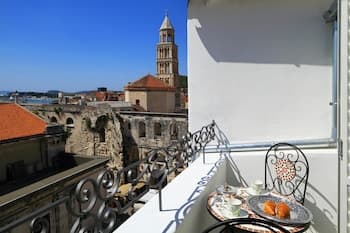 La Porta Luxury Rooms