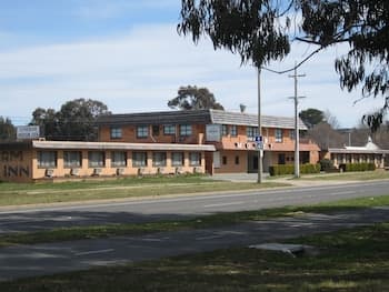 Canberra Lyneham Motor Inn