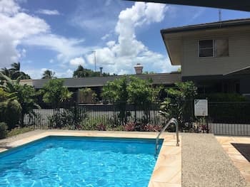 Country Plaza Motor Inn