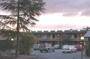 Red Cedars Motel