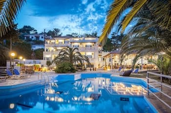 Stafylos Suites Boutique Hotel