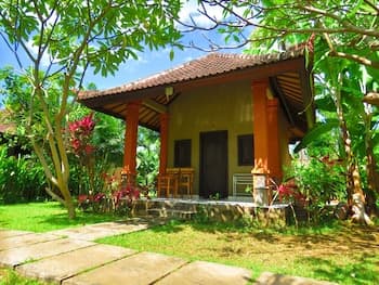 Suka Sari Cottages