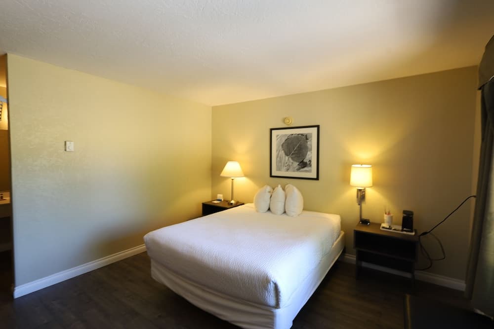 Days Inn and Suites by Wyndham Downtown Missoula-University