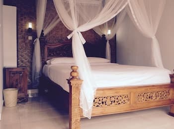 KARANG SARI Guesthouse & Restaurant