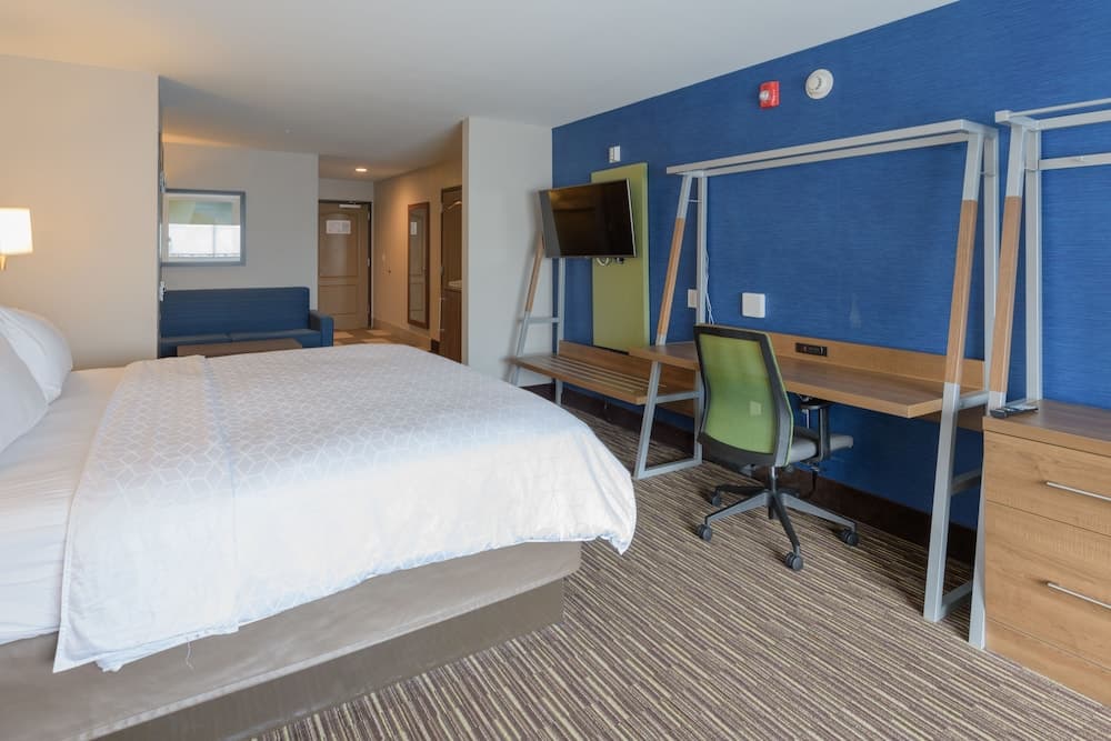 Holiday Inn Express & Suites Jamestown by IHG