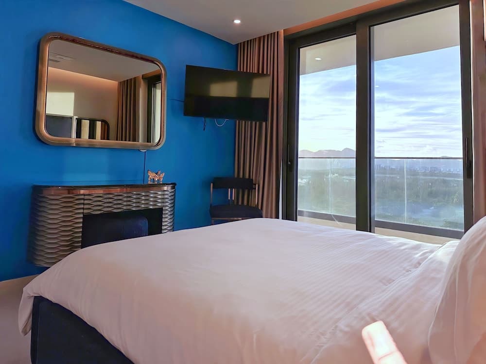 Mullet Bay Suites: Your Luxury Stay Awaits