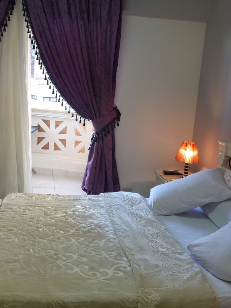 Alexander the great apartment hotel