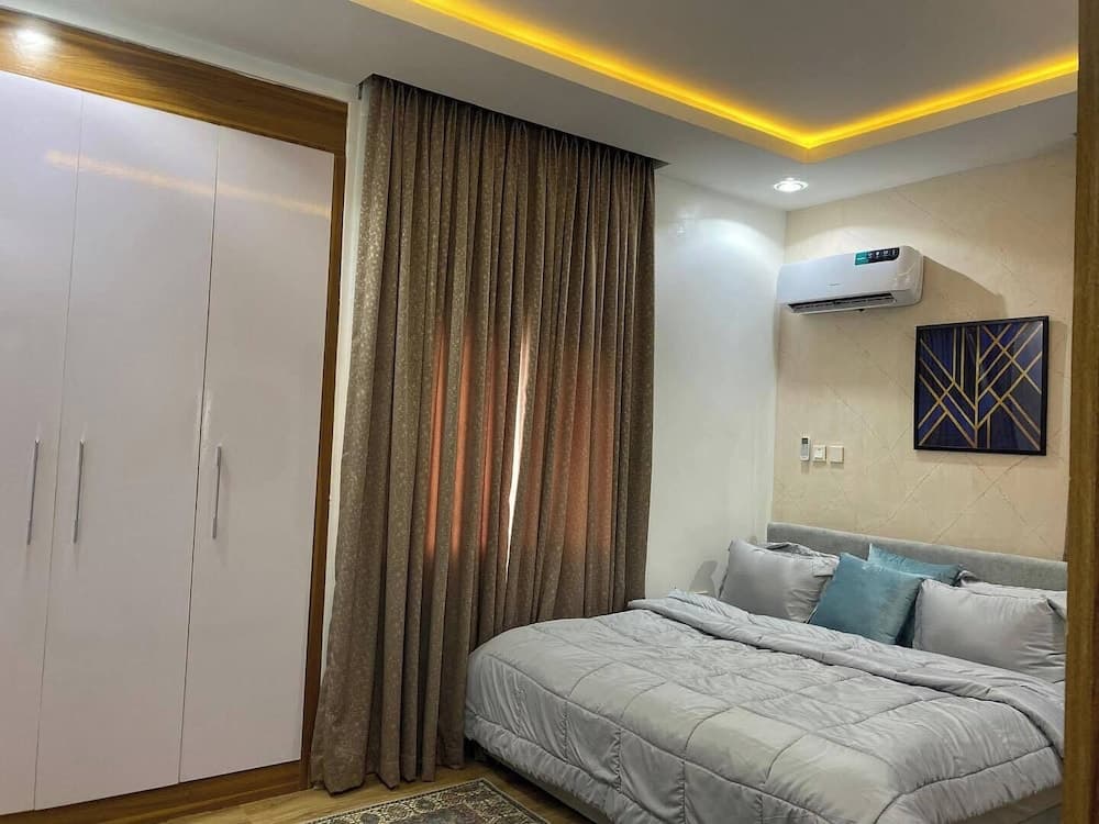 AZ KINGS HOTEL AND APARTMENT