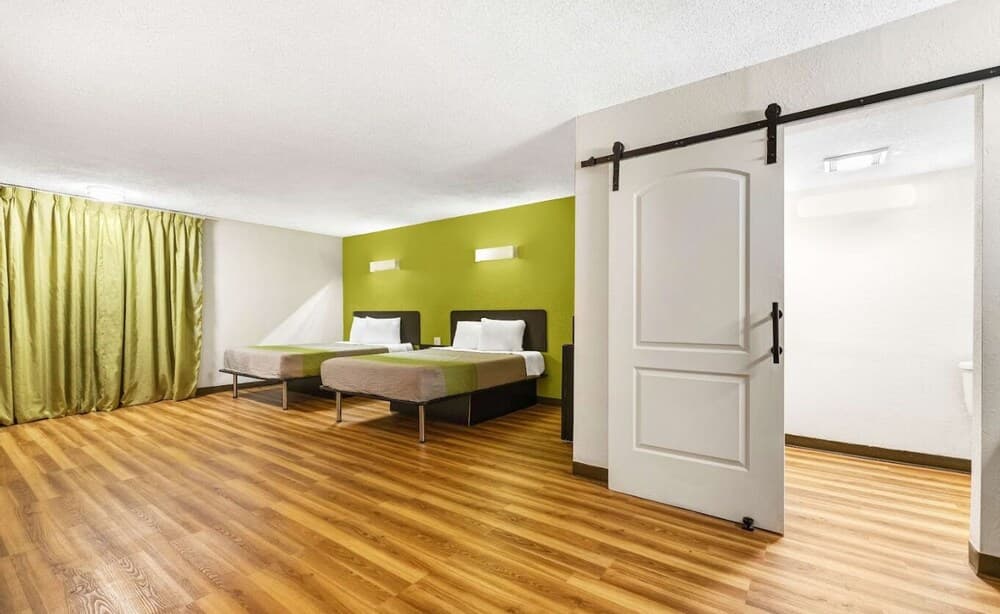 Motel 6 Indianapolis, IN