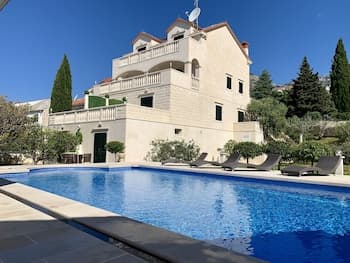 Apartments Villa Jadranka