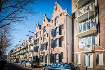 YAYS Amsterdam Salthouse Canal