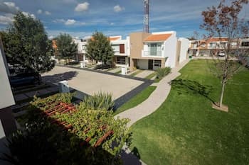 Redwood Villas Extended Stay Zona Industrial