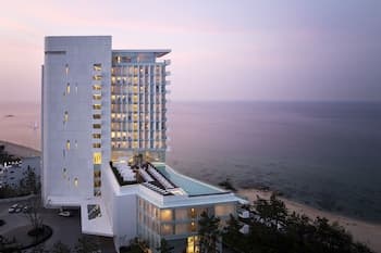 SEAMARQ Hotel