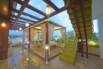 Hotel J P International