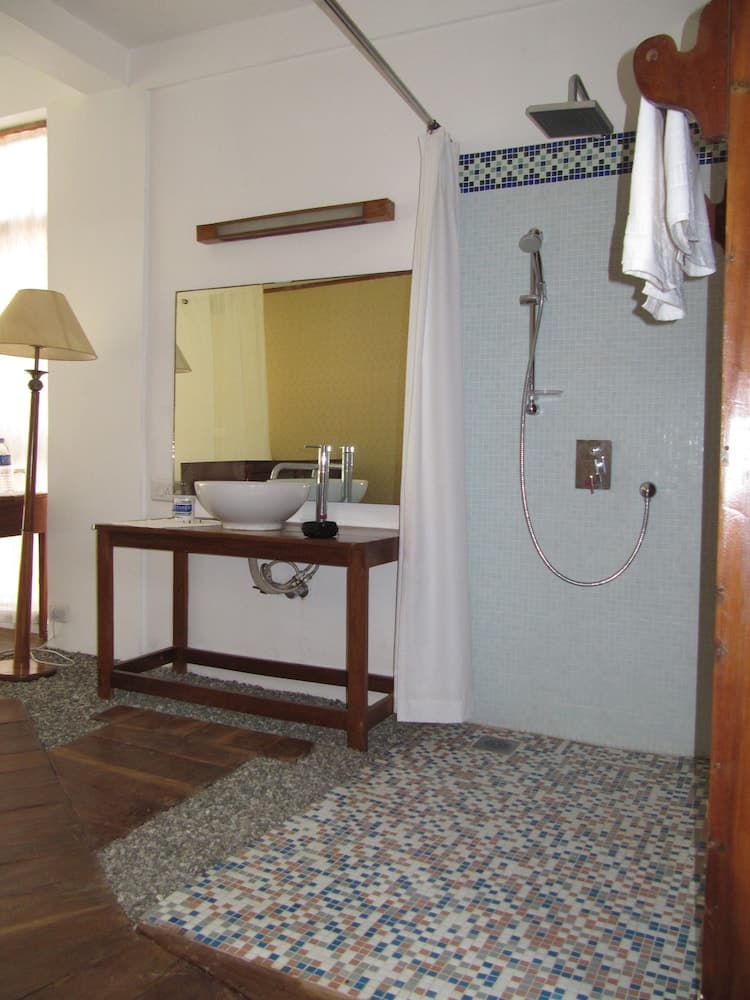 The Eco, The Poolside Beach Retreat