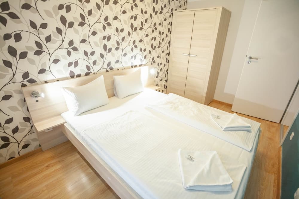 Maple Tree Apartments