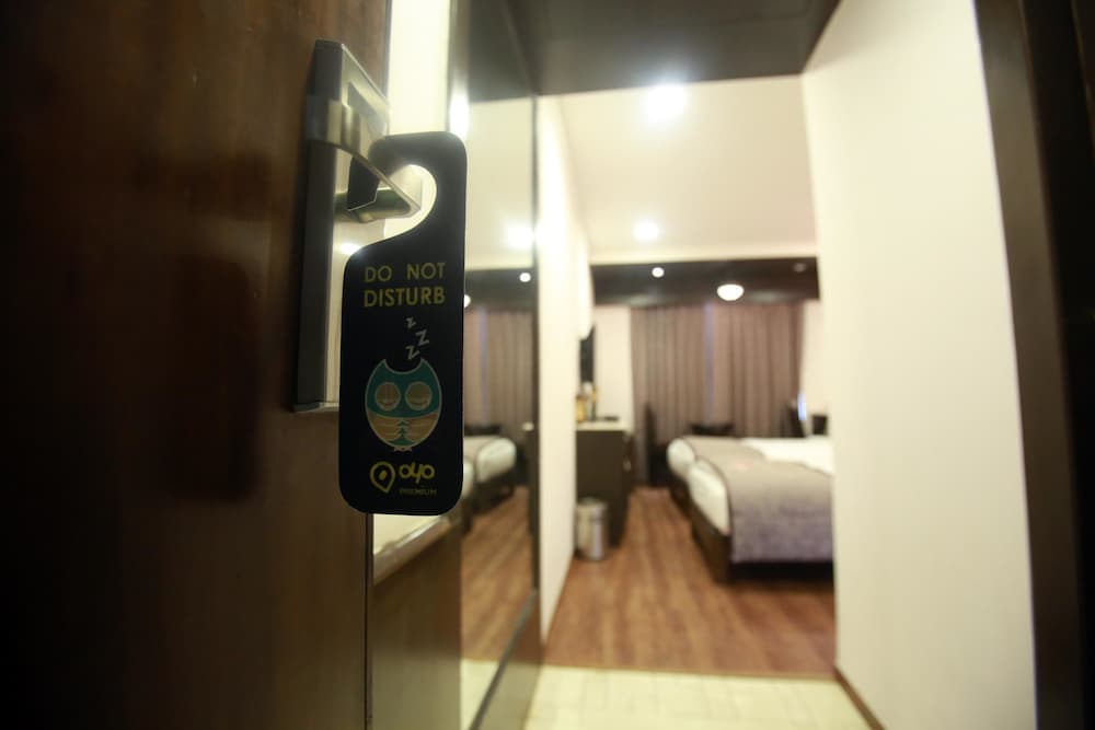 OYO 1395 Hotel Gandhi International