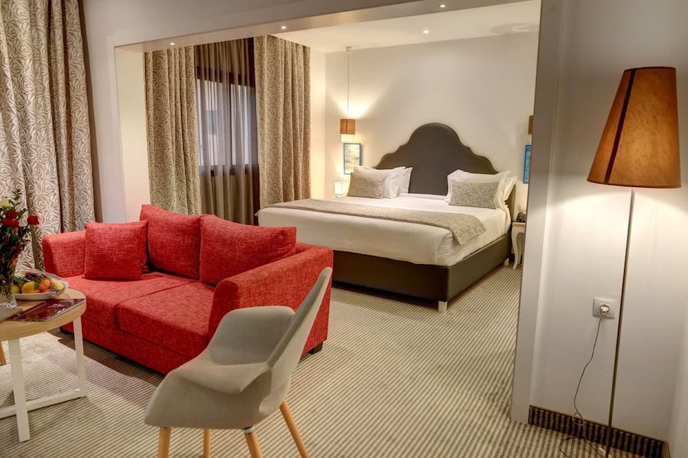 Hôtel Lac Léman, LES BERGES DU LAC