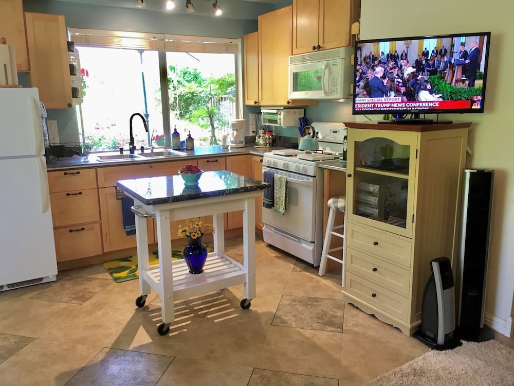 Sandra D's Country Guest House